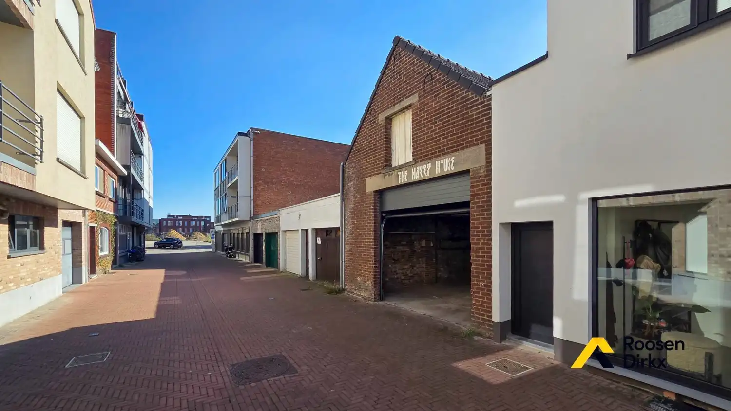 Ruime stadswoning met tuin en dubbele garage hartje MAASEIK! foto 26