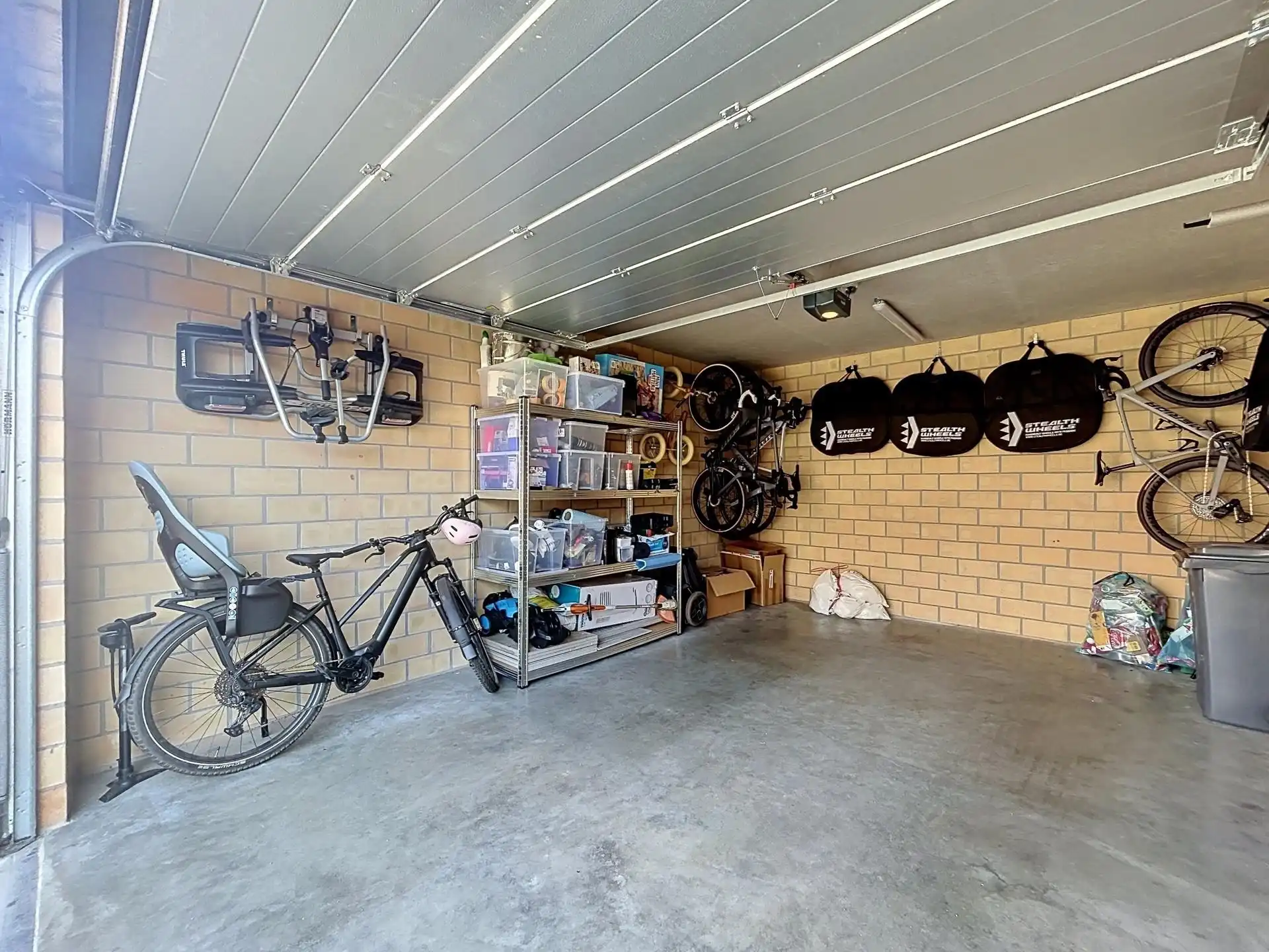 Gelijkvloers 2 slaapkamerappartement met zuidtuin en garage foto 18