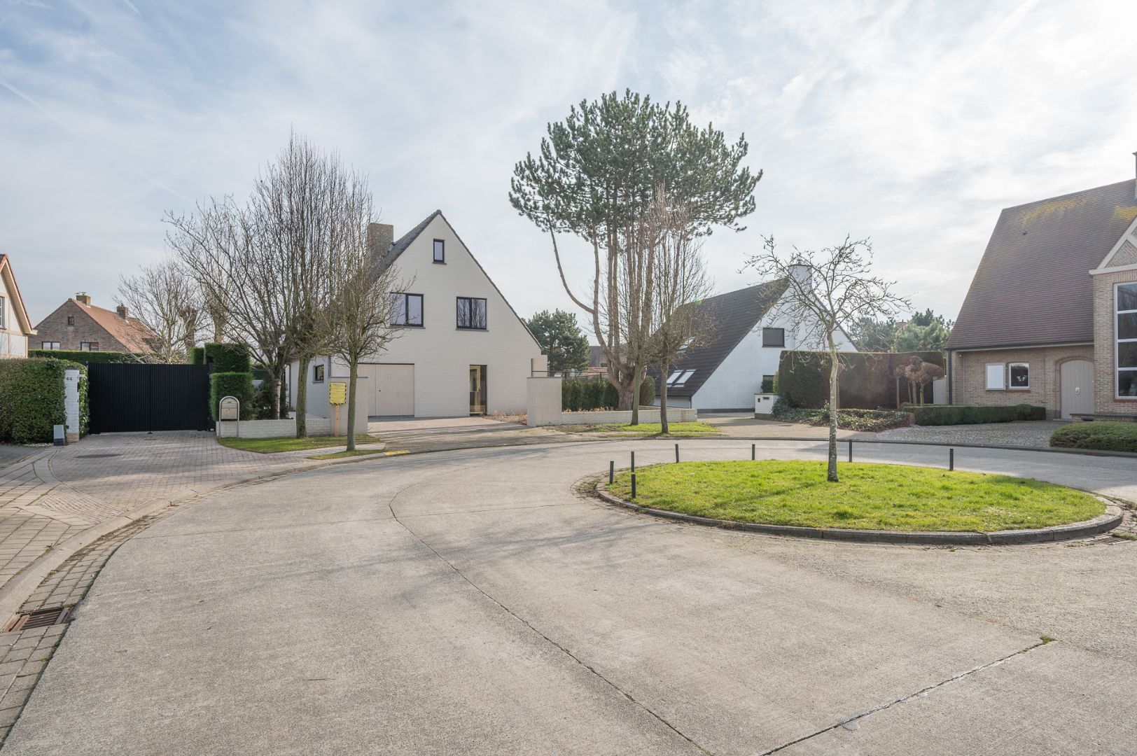 Subliem gerenoveerde villa in een rustige, residentiële villawijk foto 32