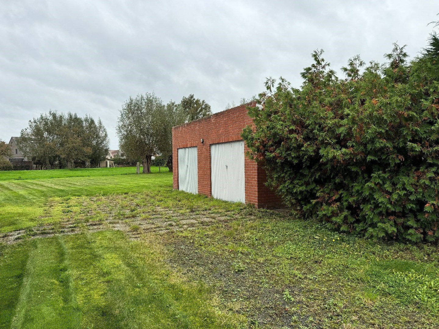 Te renoveren woning met 3  slaapkamers en bijhorend stuk grond te Koekelare  foto 7