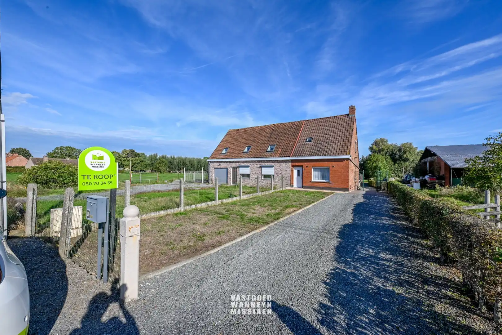 Hoofdfoto van de publicatie: Landelijk gelegen te renoveren woning op 1.063m2