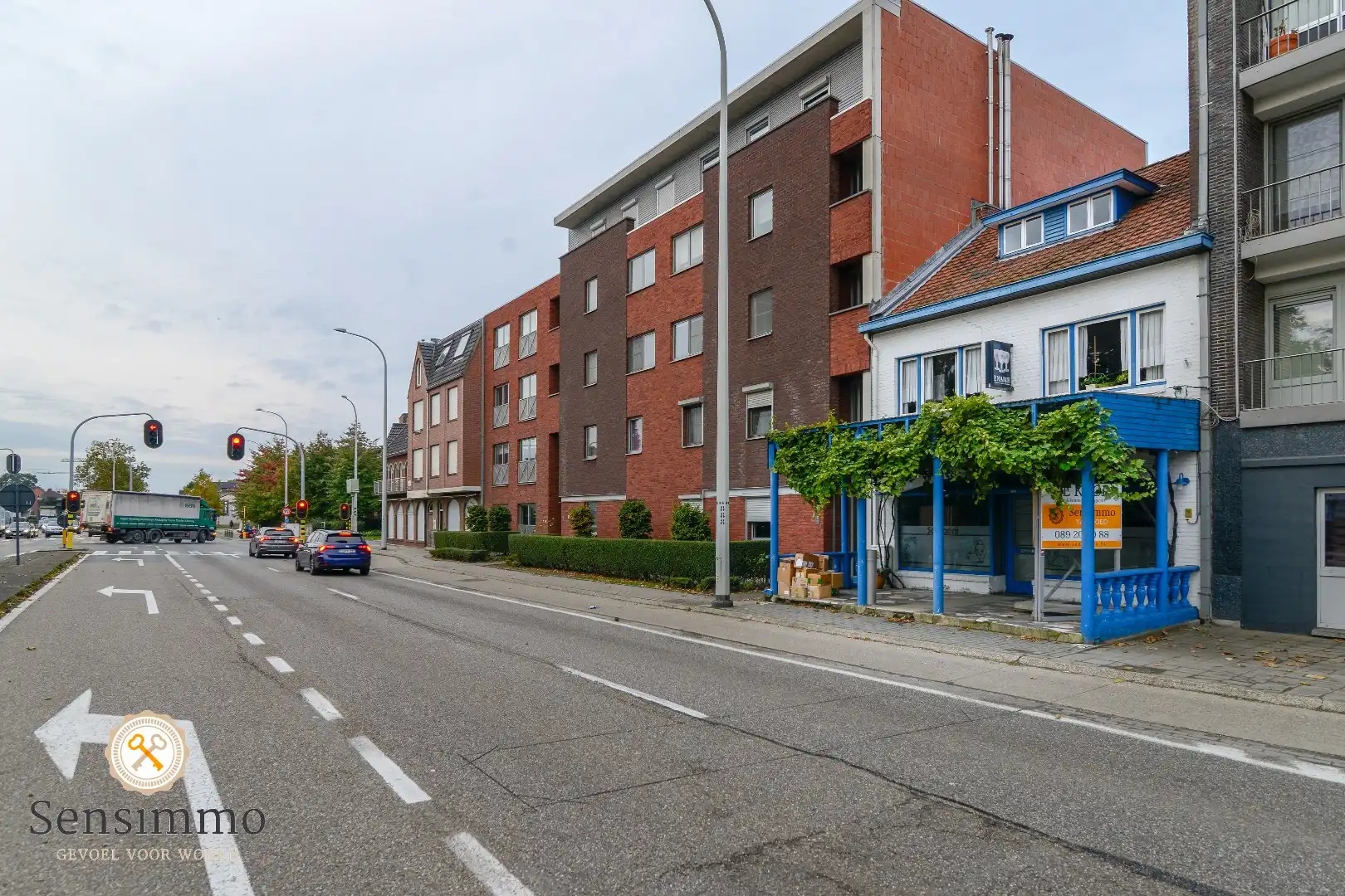 Handelsgelijkvloers met bovenliggend woonst foto 2