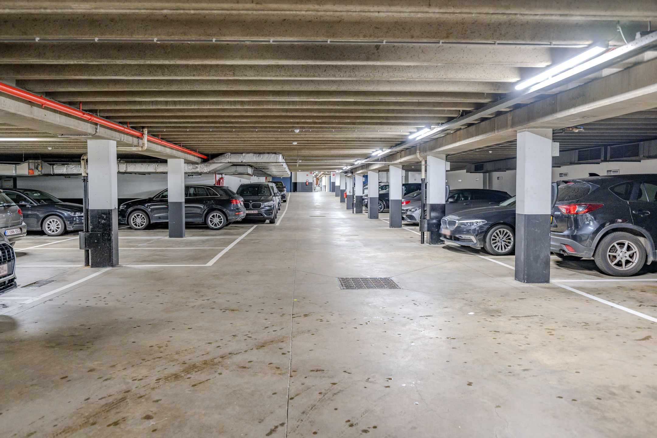 Te Huur 8ste verdieping: Prachtige Kantoren in het hart van het city center met prachtig zicht over de stad, zeer goed bereikbaar met openbaar vervoer. foto 10