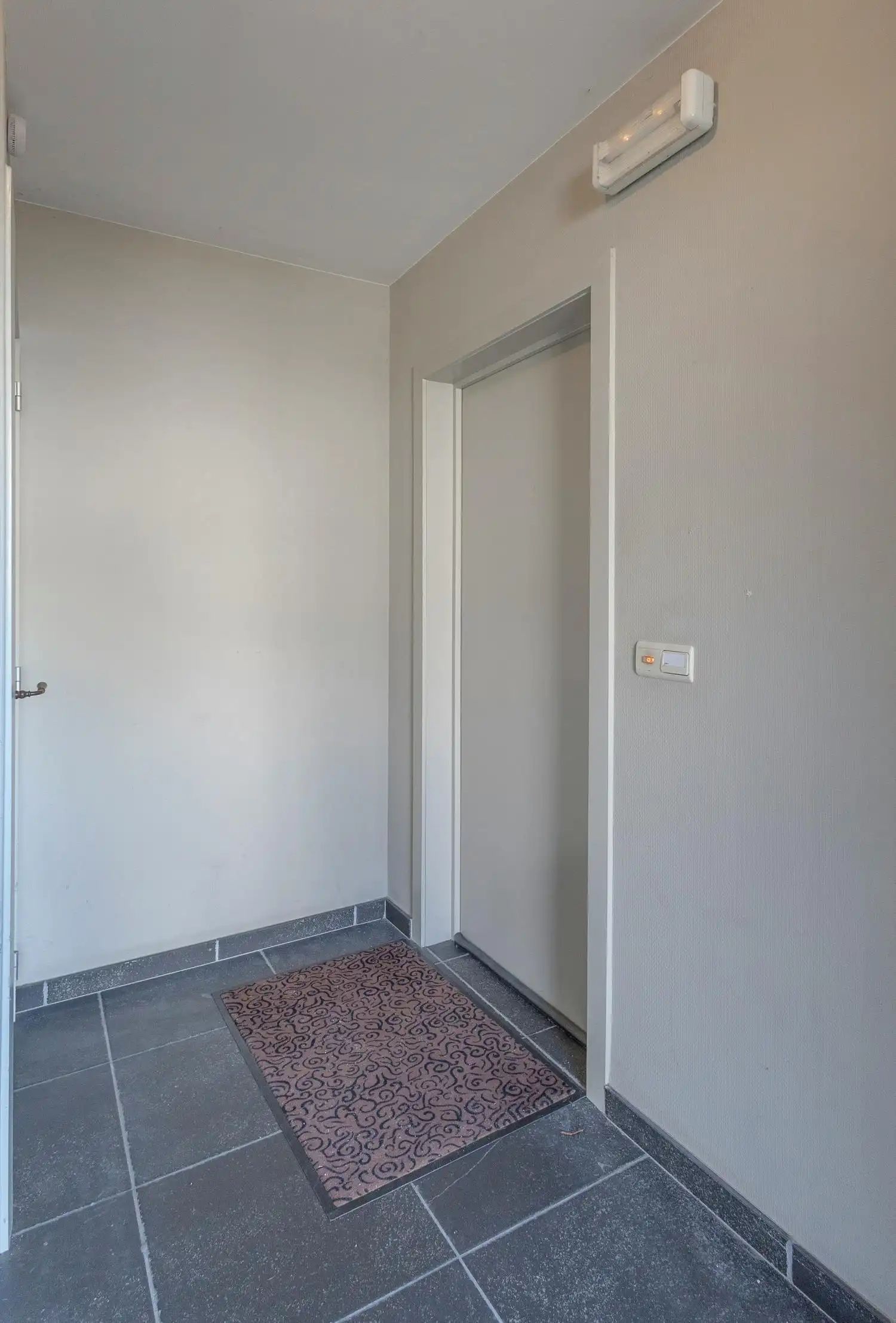 Gelijkvloers appartement met 2 slaapkamers foto 3