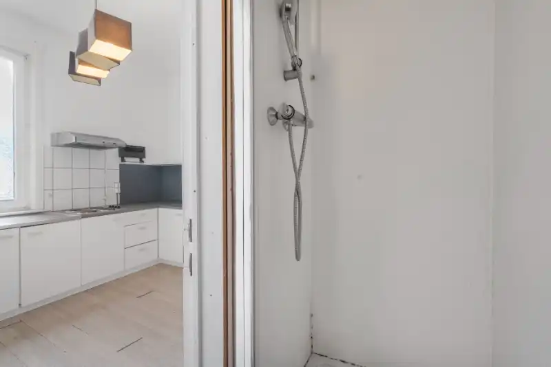 Woning met handelsruimte/bureel foto 13