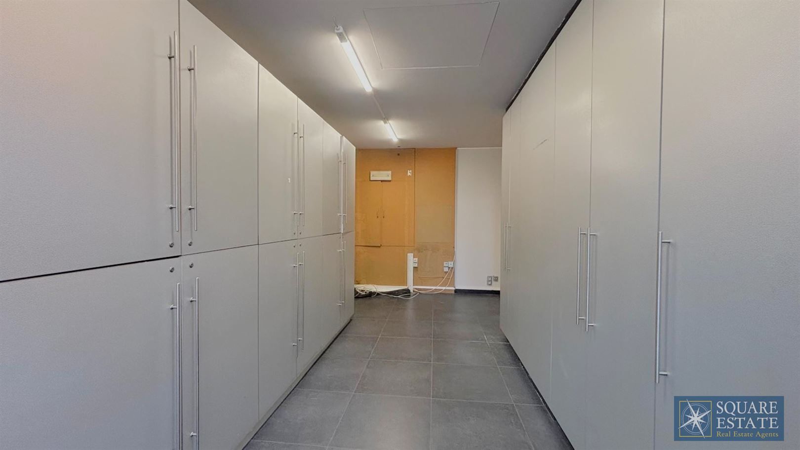 Winkelruimte op de Markt van Wemmel foto 7