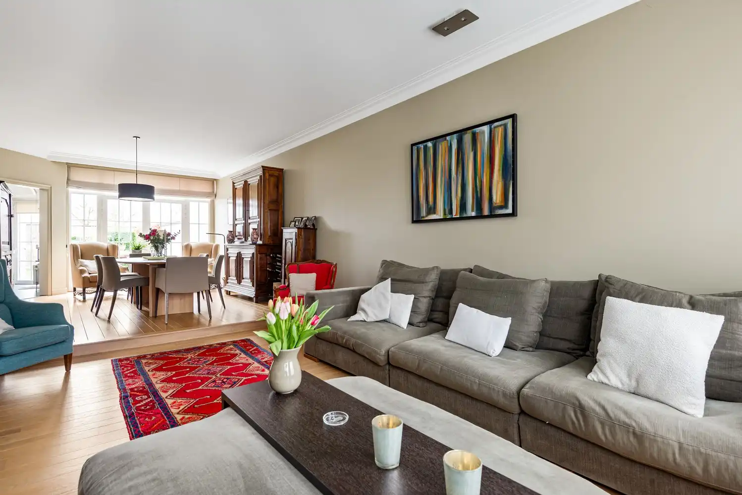 Verzorgde instapklare woning met 4 slaapkamers en ruime garage. foto 9