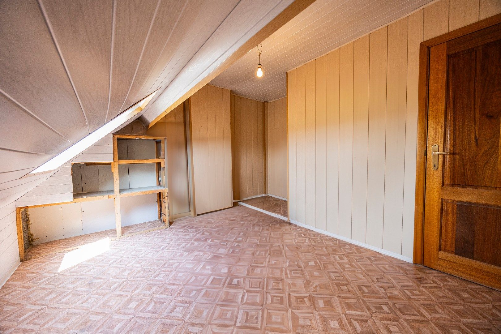 Te renoveren woning met 4 slpks en tuin te Huizingen foto 23