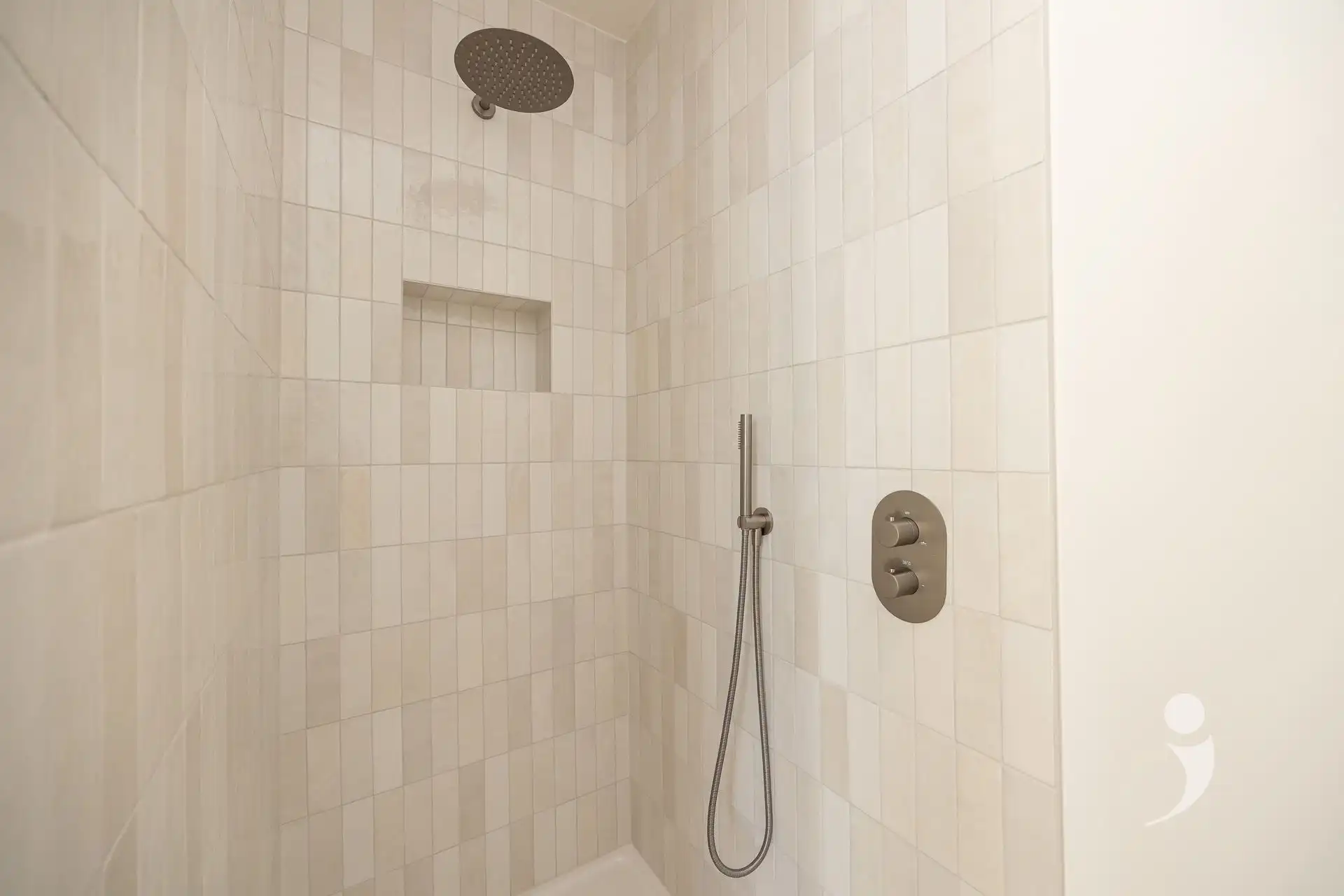 High end nieuwbouwwoning met uniek vergezicht foto 21