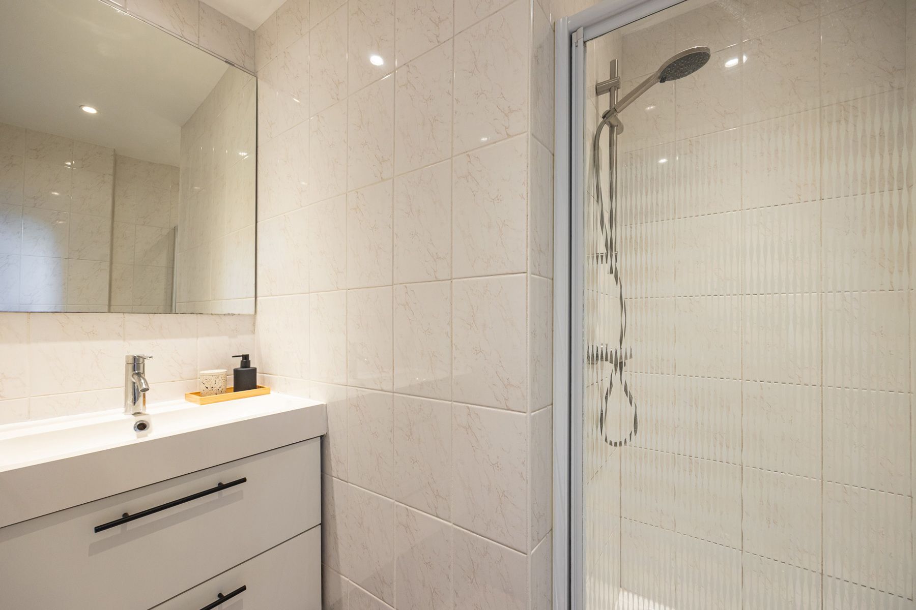 Instapklaar hoekappartement op TOPLOCATIE Sint-Andries !  foto 8