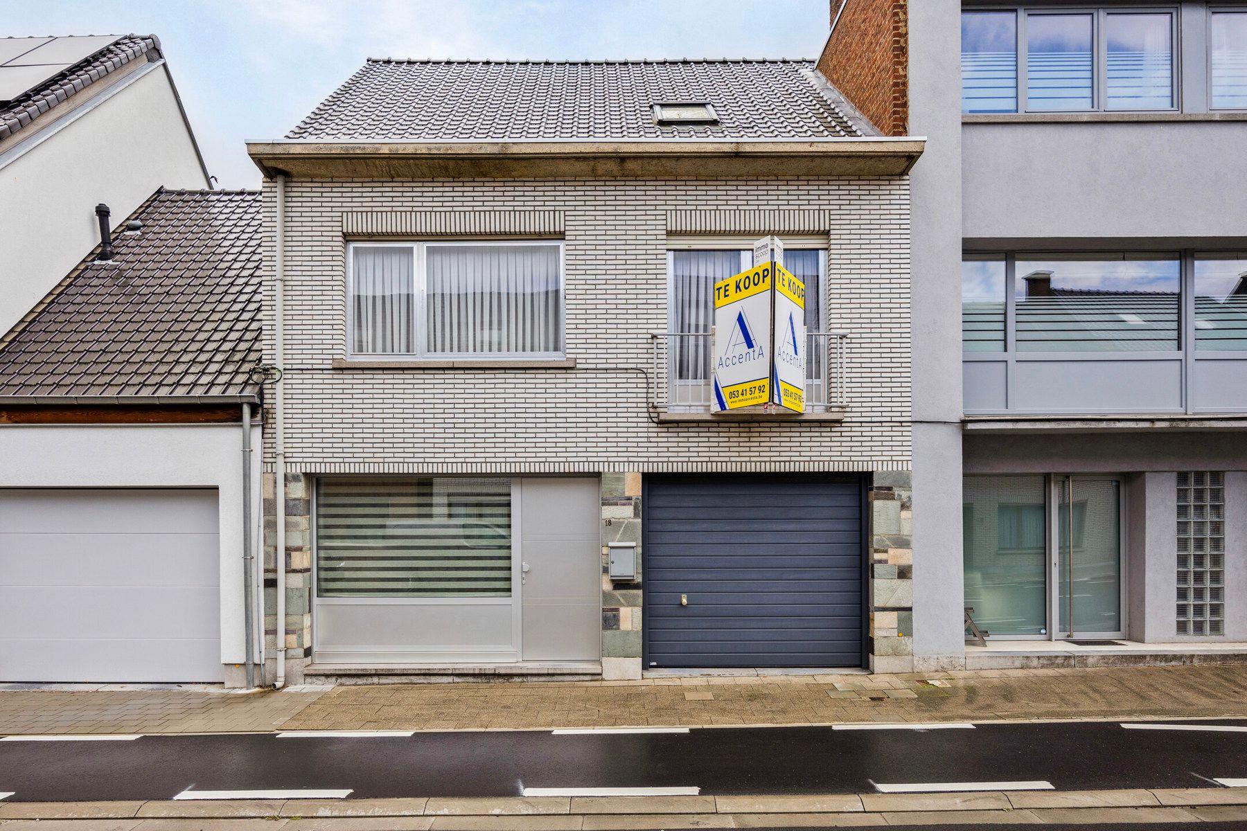 Gesloten bebouwing met 3 slaapkamers tuin en garage! foto 1