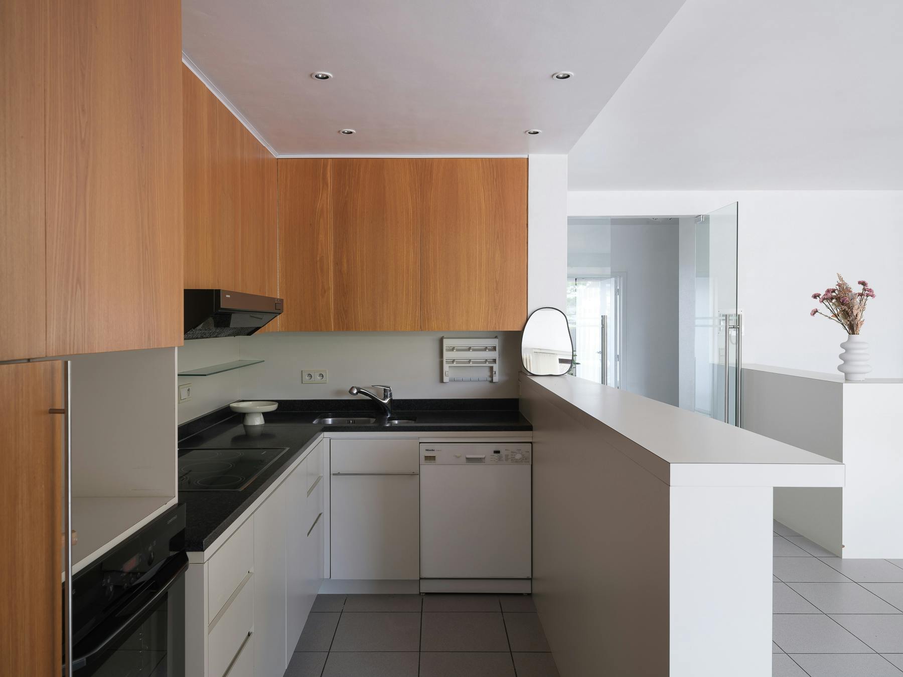 Appartement (125 m²) met 2 slaapkamers en ruime tuin in Koksijde foto 8