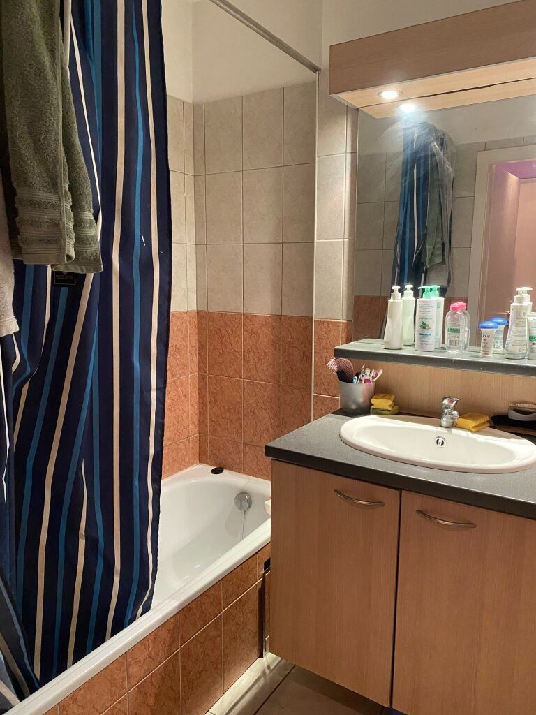 Gelijkvloers ruim appartement te koop in centrum Eeklo foto 5