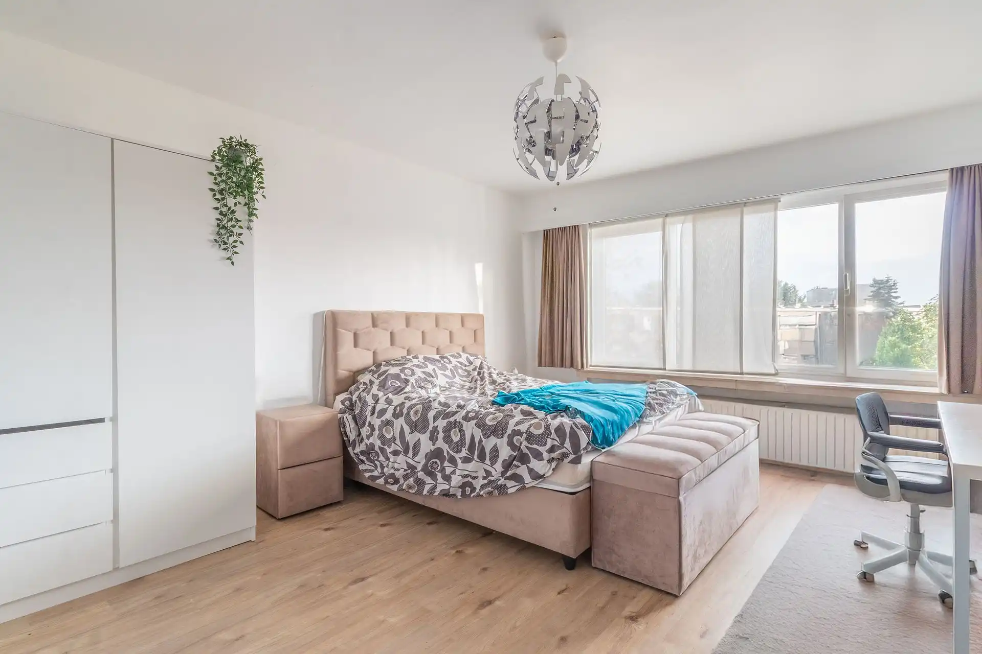 Een exclusief ruim duplex appartement met tuin en garagebox foto 14