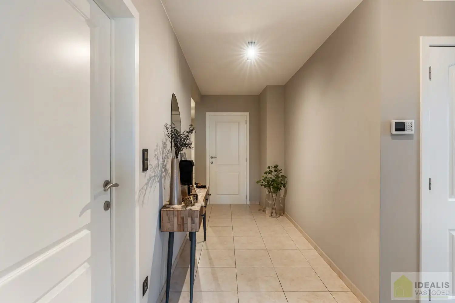 PERFECT ONDERHOUDEN GELIJKVLOERS APPARTEMENT MET MAAR LIEFST 3 SLAAPKAMERS VLAKBIJ HET BRUISENDSE CENTRUM VAN HEUSDEN-ZOLDER foto 6