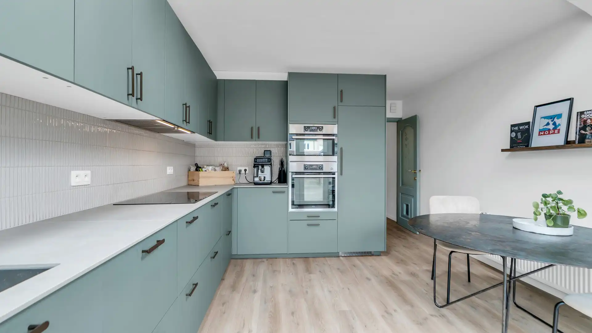 Prachtig herenhuis binnen de grote ring van Hasselt foto 18