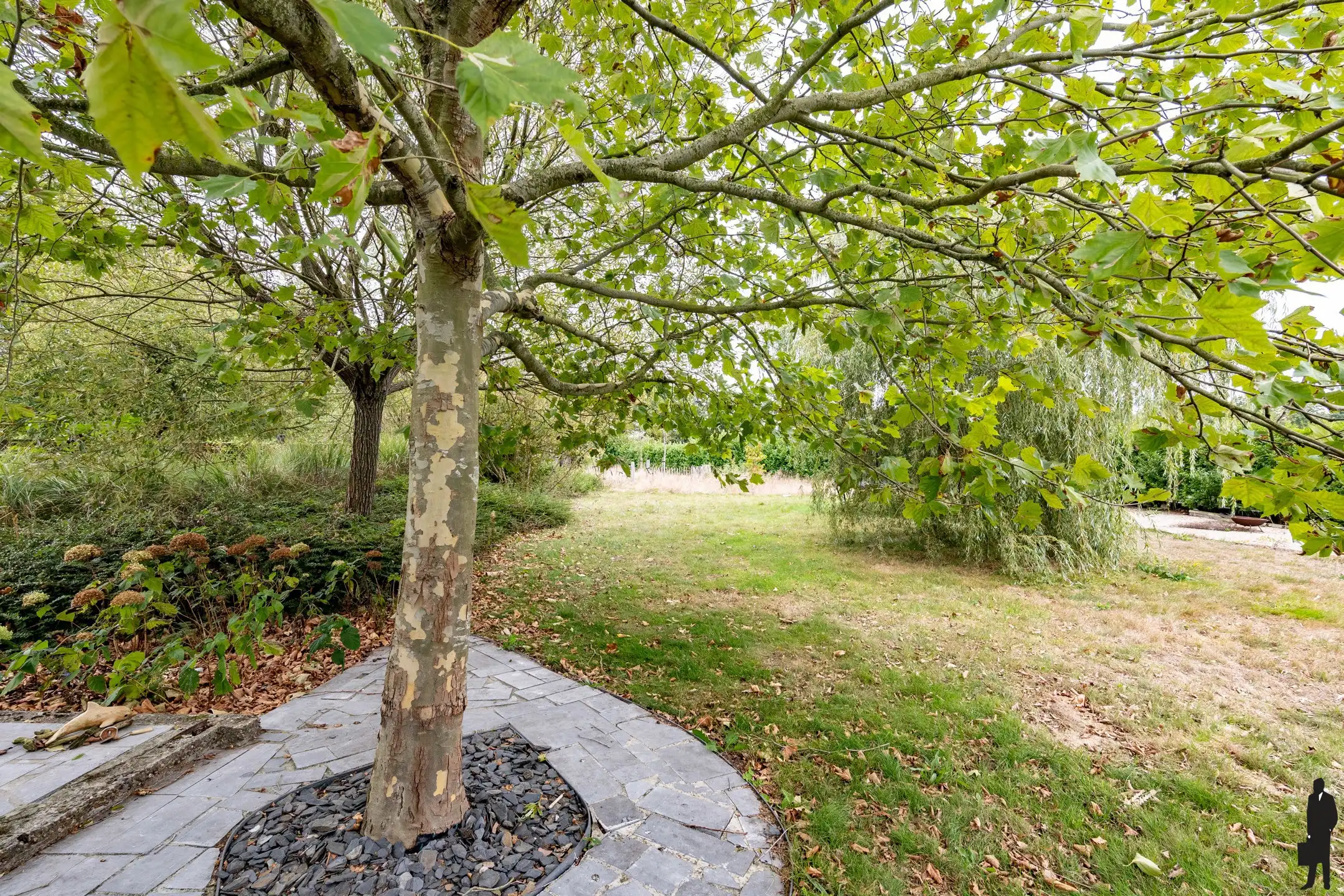 In groen gelegen architectenvilla op grond van 2.001m² foto 23