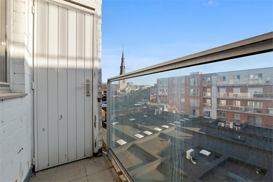 OP TE FRISSEN APPARTEMENT IN HET CENTRUM VAN SINT-TRUIDEN foto 18