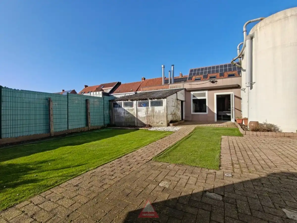 Moorslede – Veelzijdig handelspand met woonst en magazijn op commerciële ligging foto 24