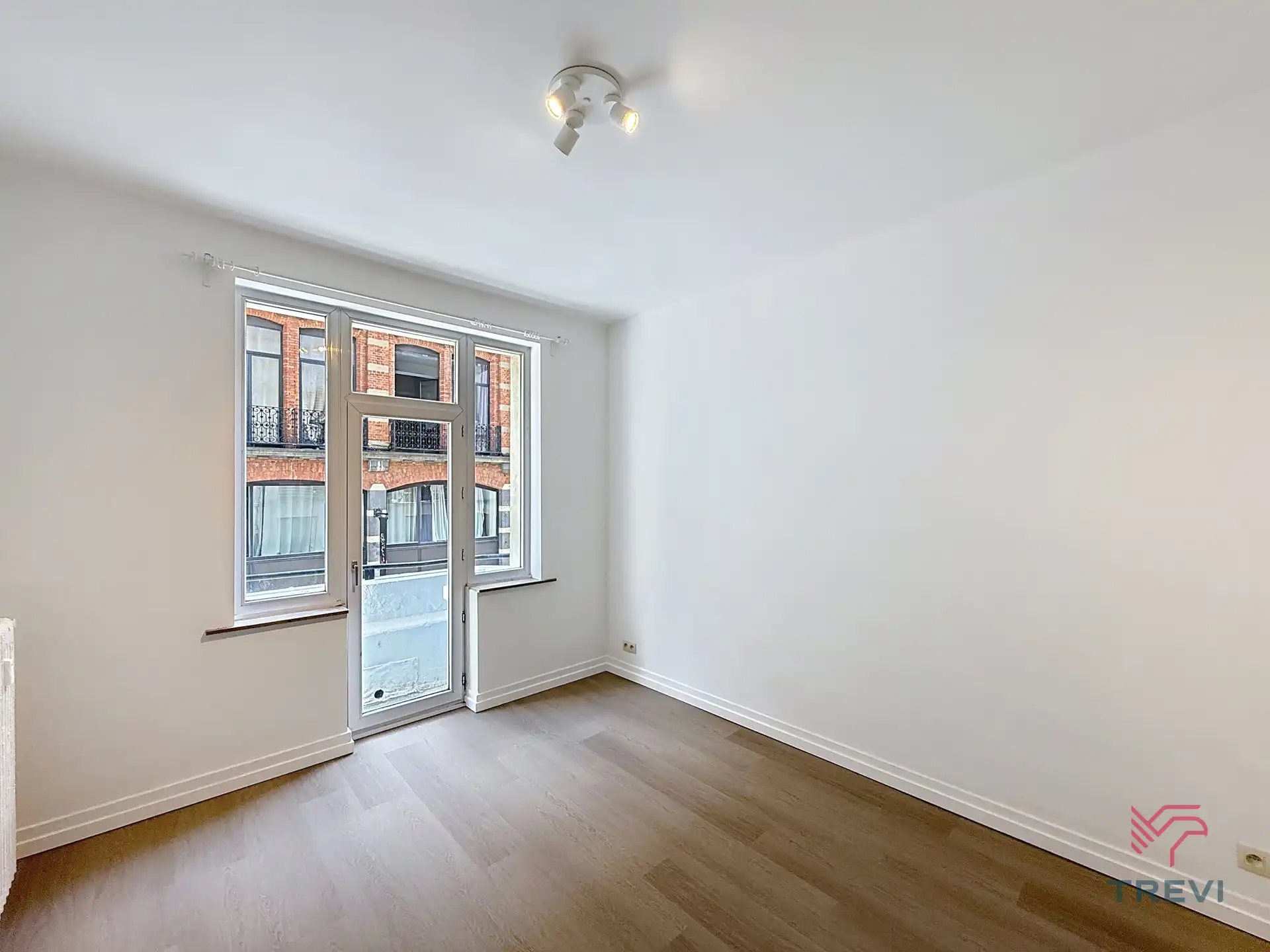 Appartement met 2 slaapkamers + studeerkamer! foto 4