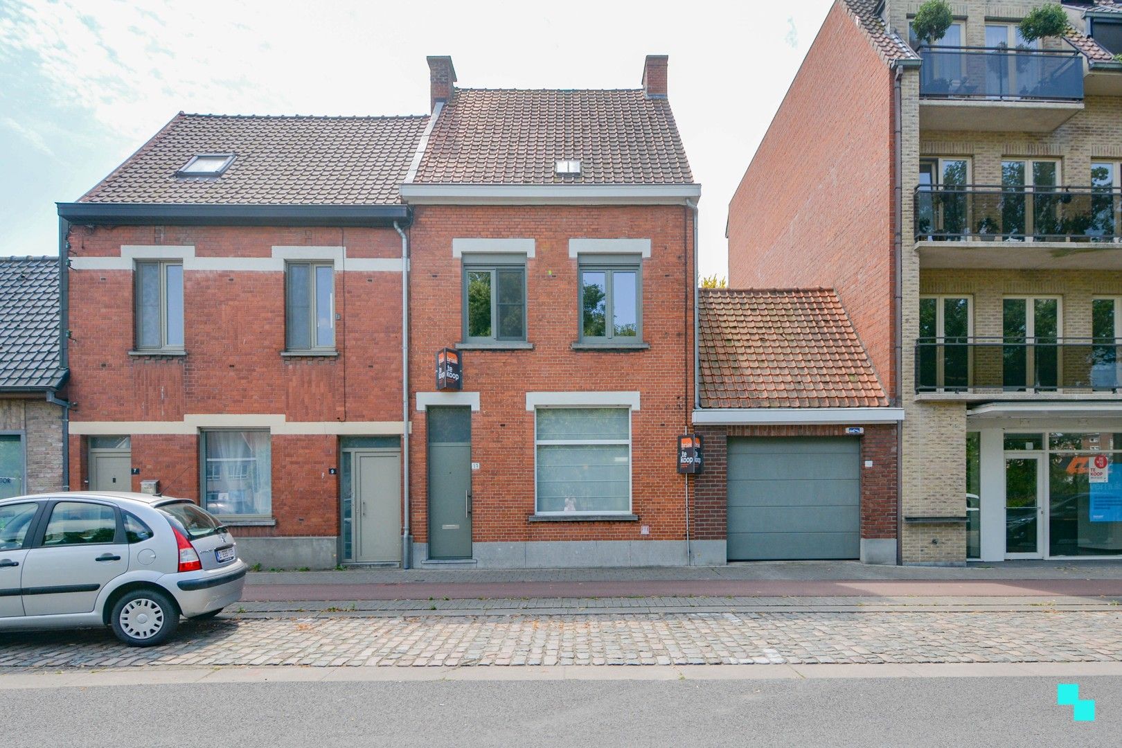 Hoofdfoto van de publicatie: Instapklare woning met garage in centrum Roeselare