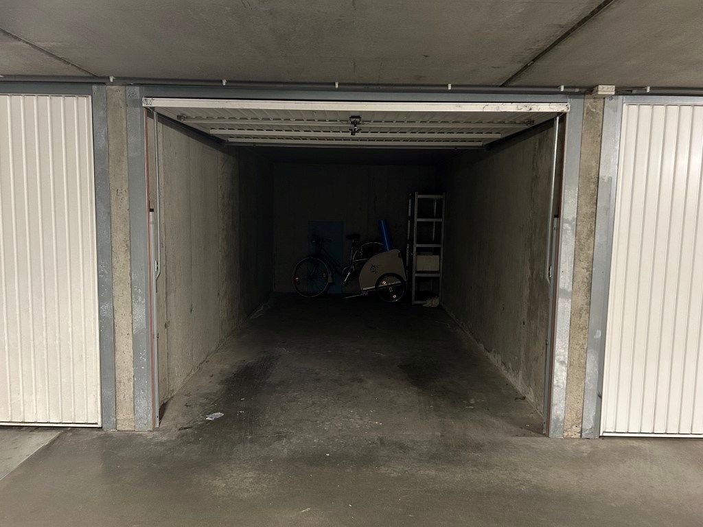 Afgesloten ondergrondse garagebox foto 2