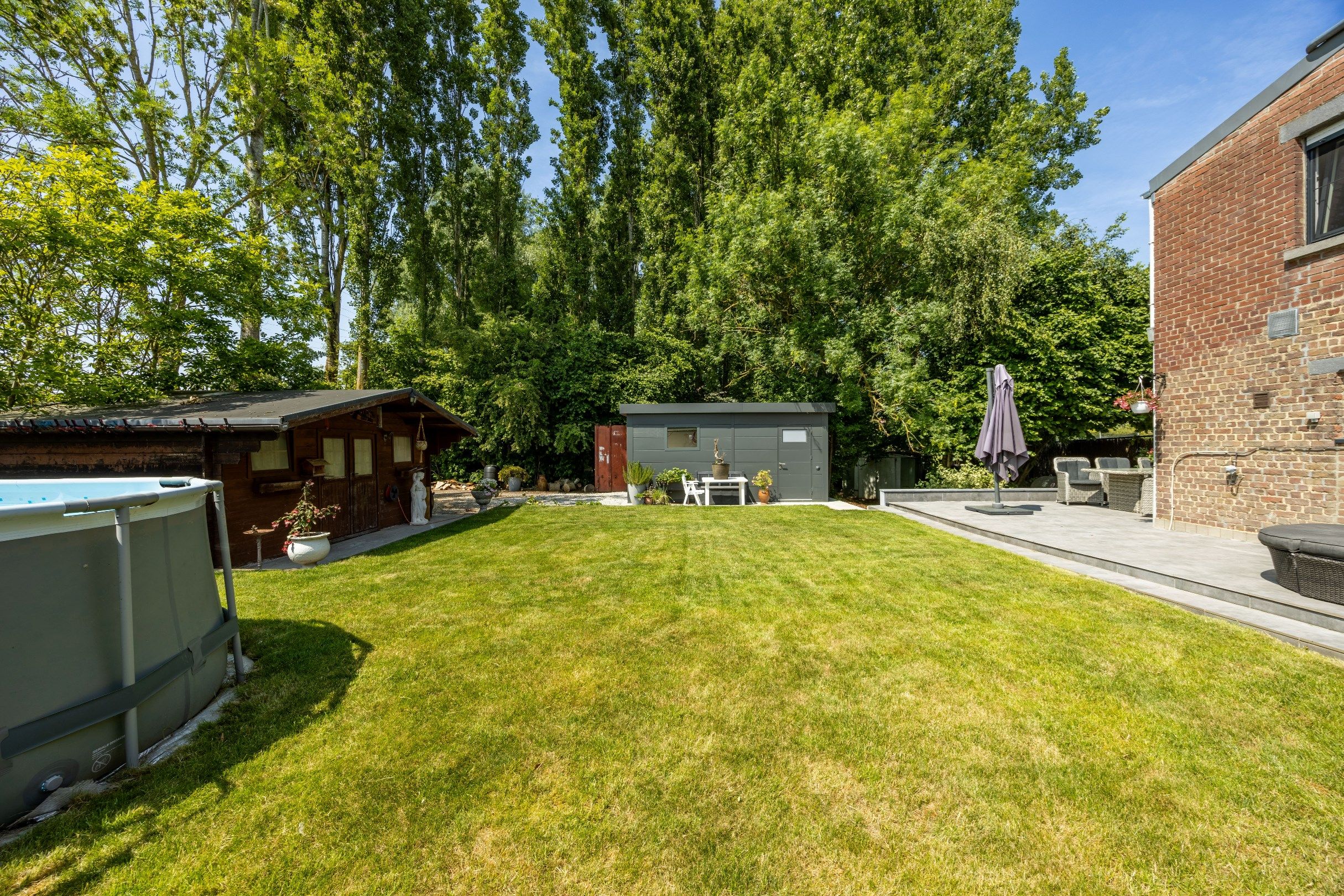KLOEKE GEZINSWONING MET MAGAZIJN OP 737M² foto 12