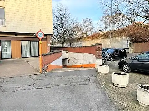 2 Autostaanplaatsen in overdekte garage aan Station Nekkerspoel foto 5