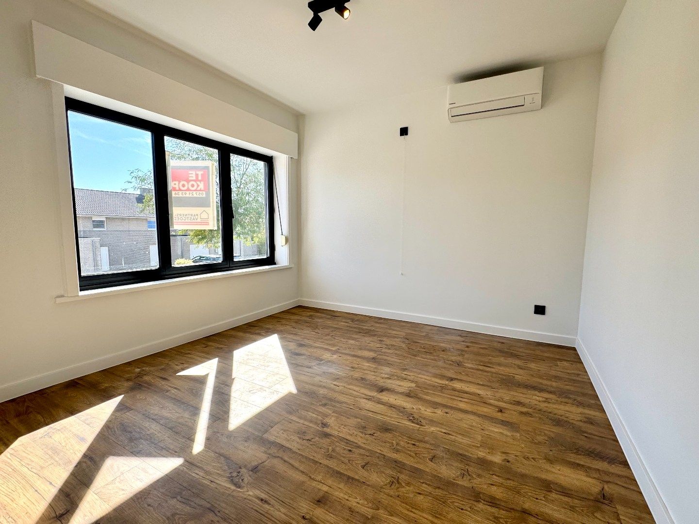 GERENOVEERDE WONING MET 3 SLPKS, TUIN EN GARAGE foto 16