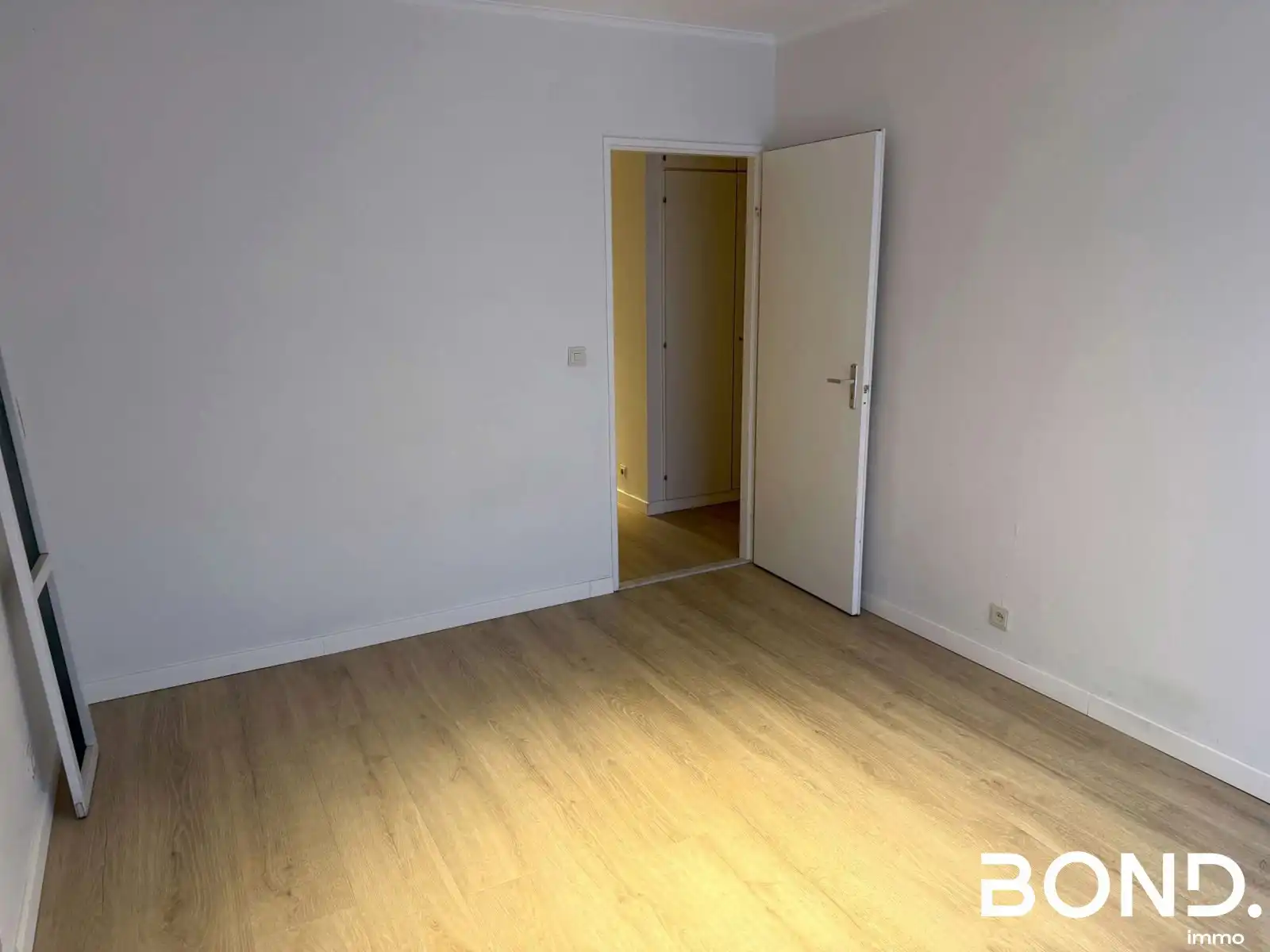 Instapklaar app met 2 kamers terras en ondergrondse parking foto 12