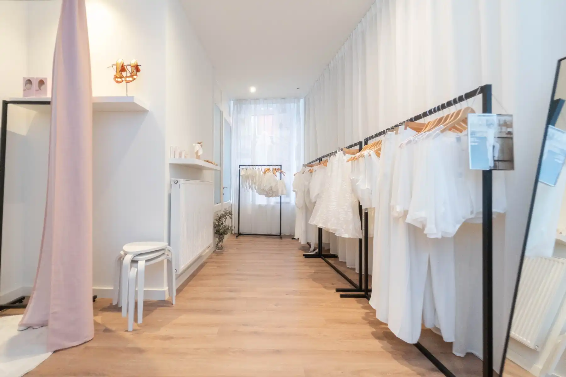 Charmante handelszaak (128 m²) op topligging palend aan de Vrijdagmarkt foto 4