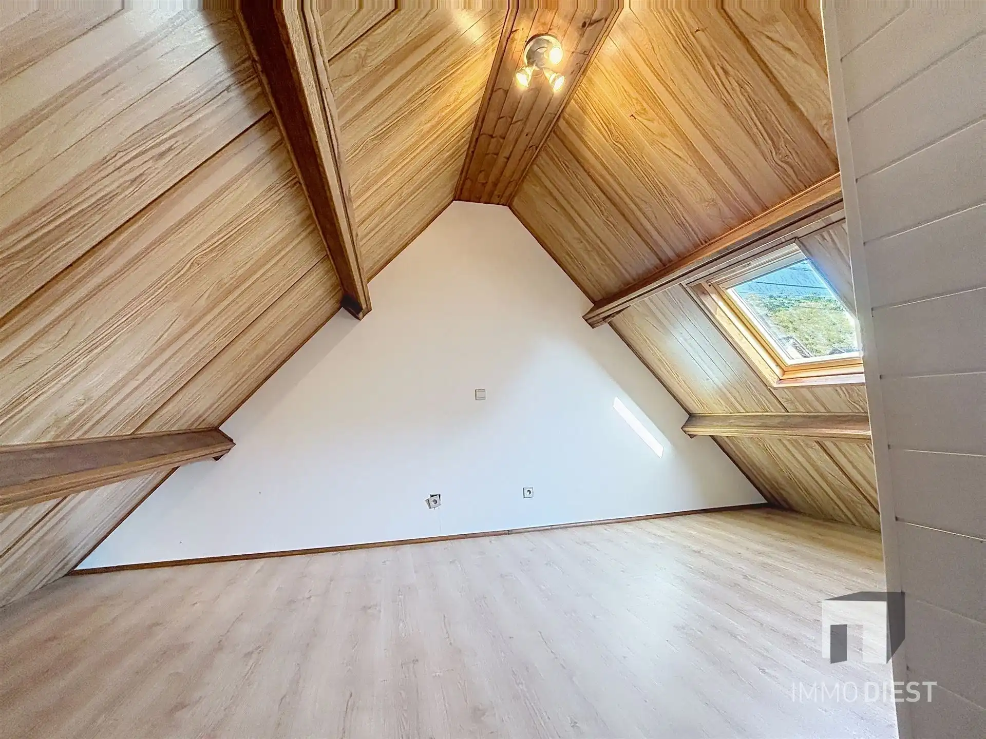 Fermette op 8a 60ca met achteraan zicht over de Demervallei (Langdorp). foto 24