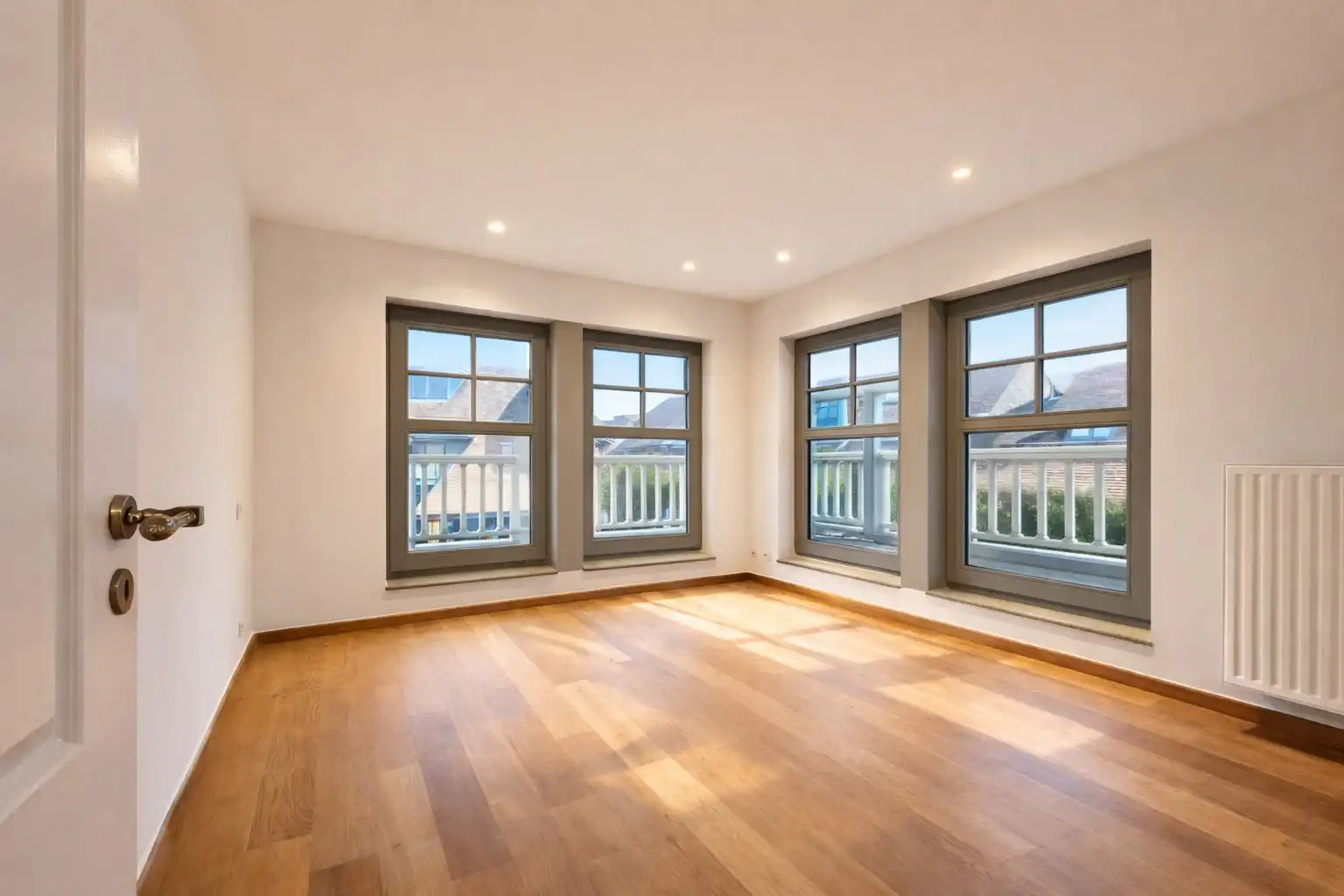 Grote woning met tuin en garage te Knokke foto 9