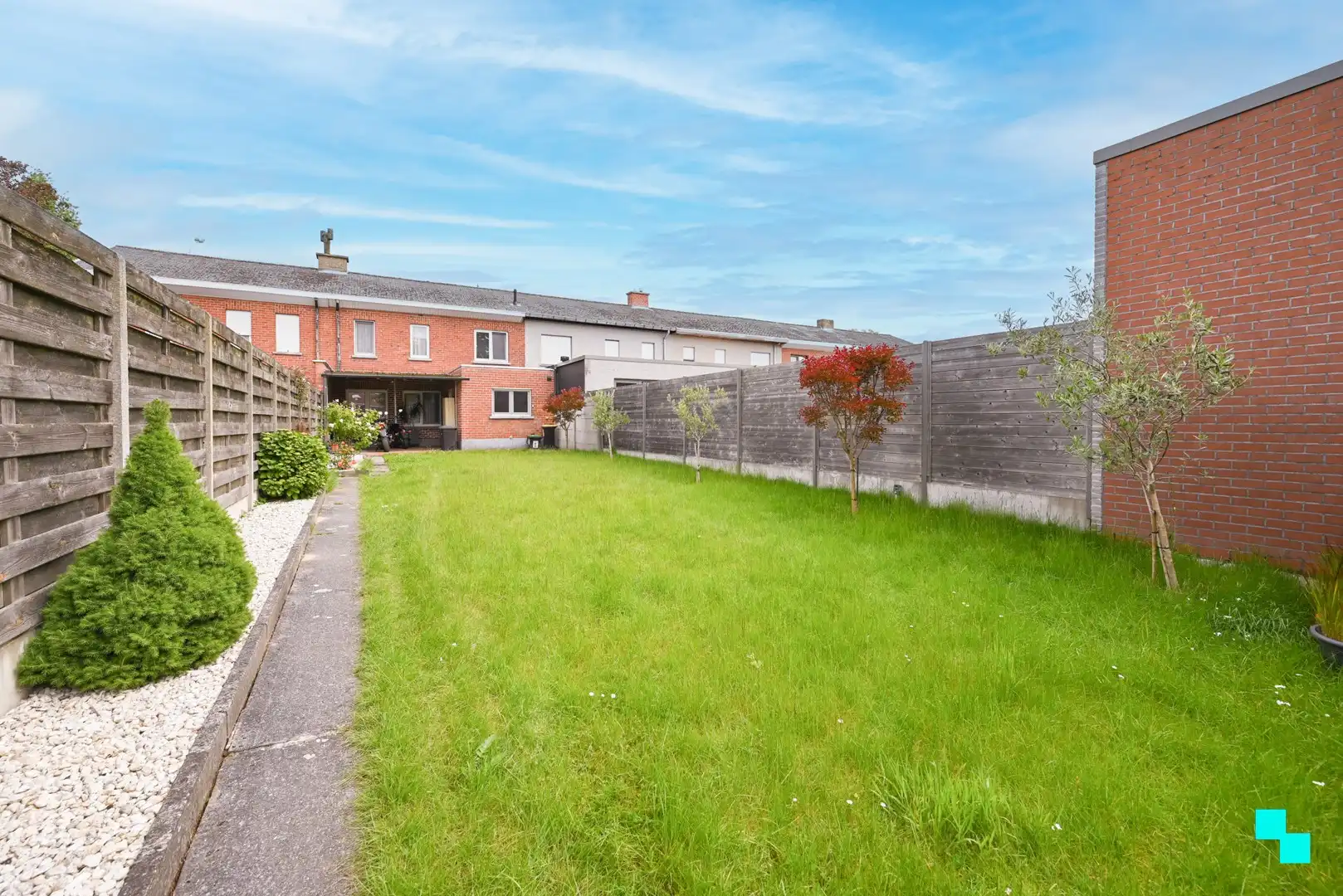 Instapklare, gerenoveerde woning met achteruitgang te Izegem foto 16