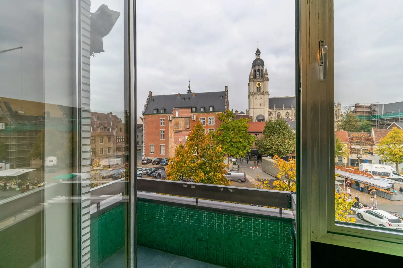 Een zeer ruim appartement te Halle! foto 8