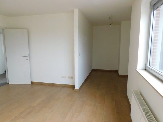 Gezinswoning met 3 slaapkamers, garage en tuin  foto 8