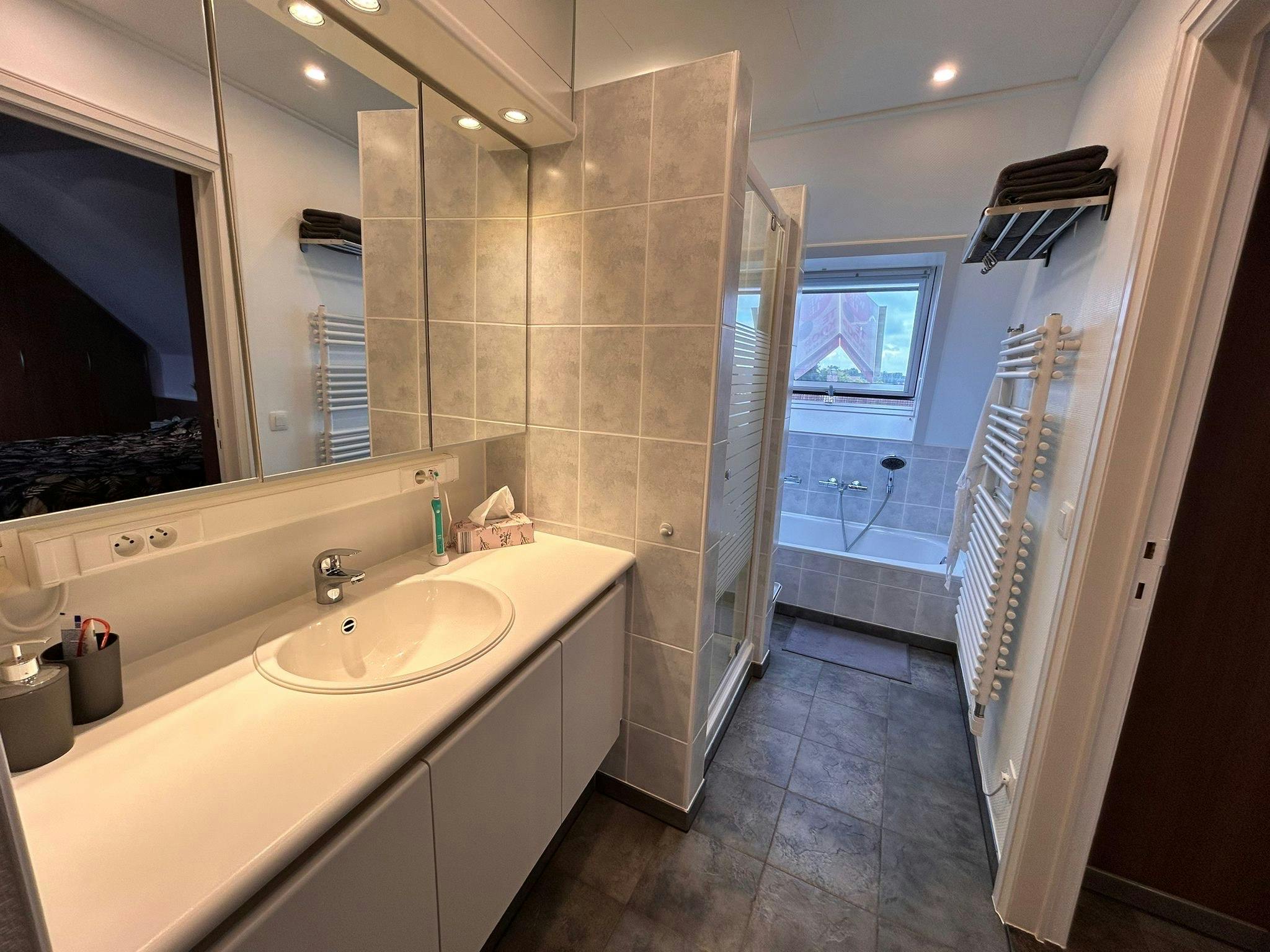 Rustig en comfortabel wonen in centrum Aalter foto 11