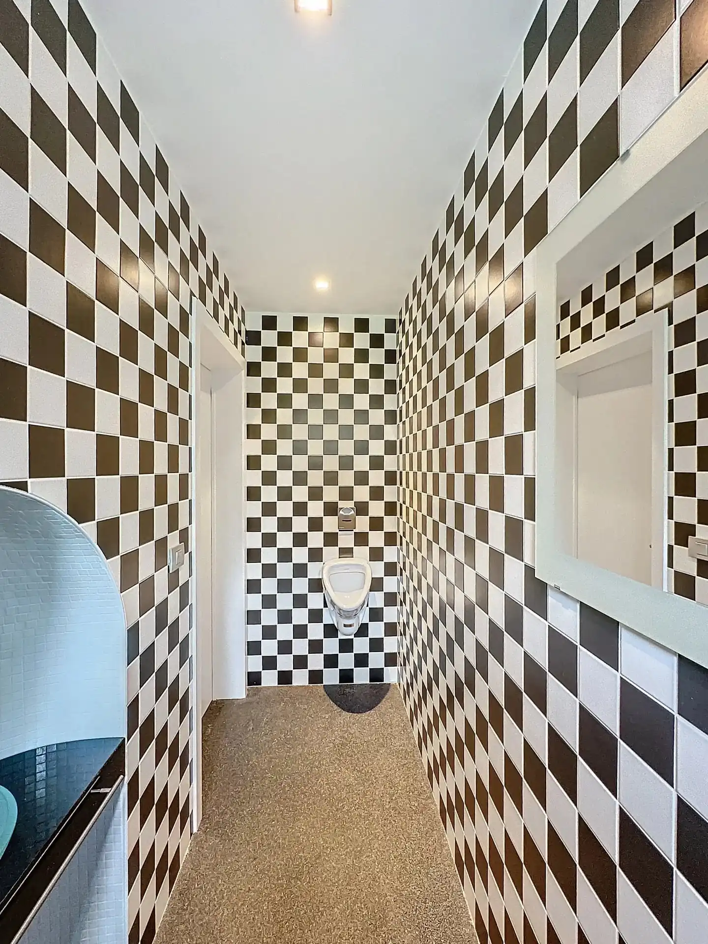 Unieke moderne woning met een dubbele bestemming op een perceel van 29a24ca. foto 17