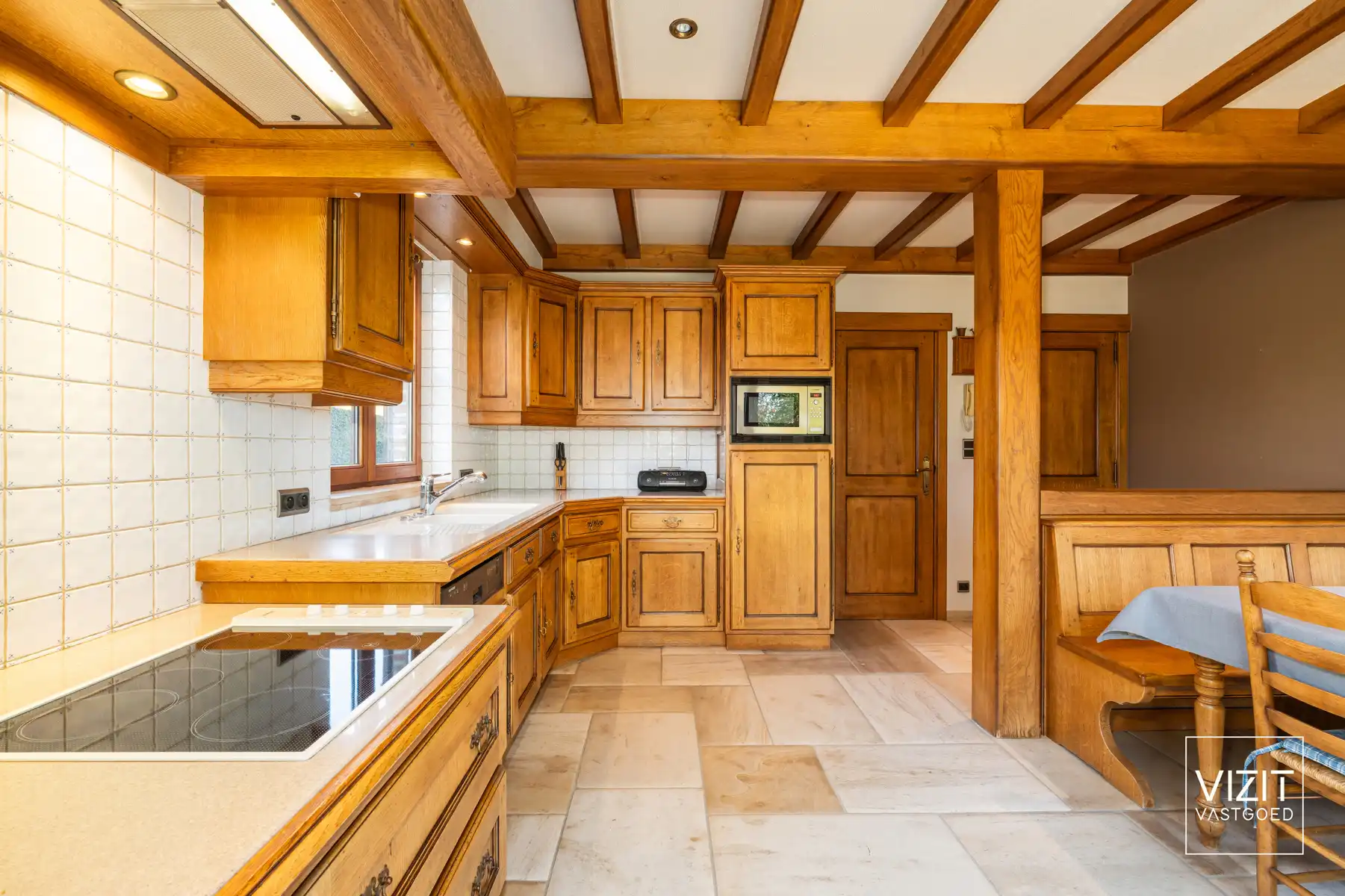 Karaktervolle, ruime villa met 4 à 5 slaapkamers in Appelterre foto 5