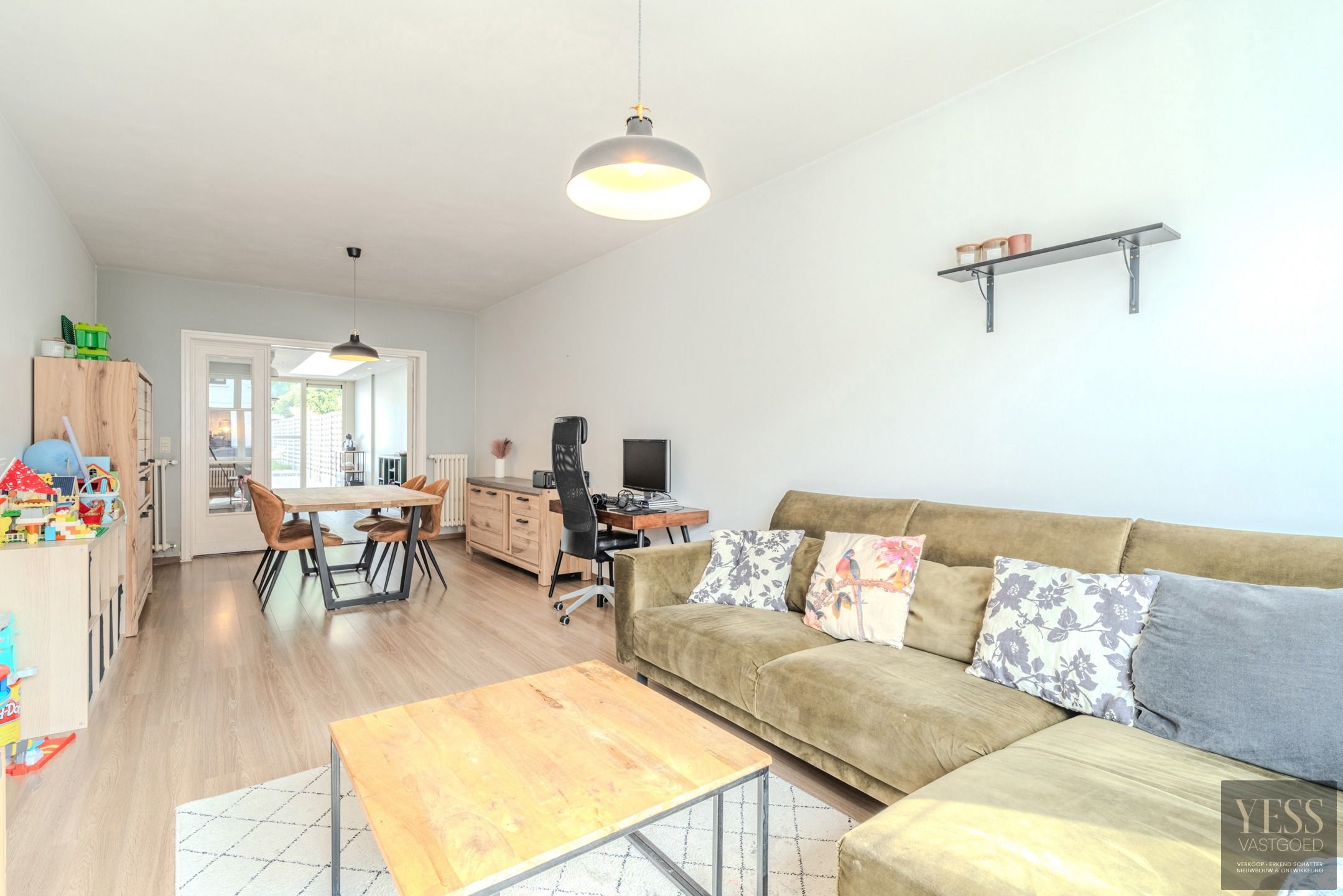 Charmante woning te koop in de Stationsstraat te Lissewege! foto 4