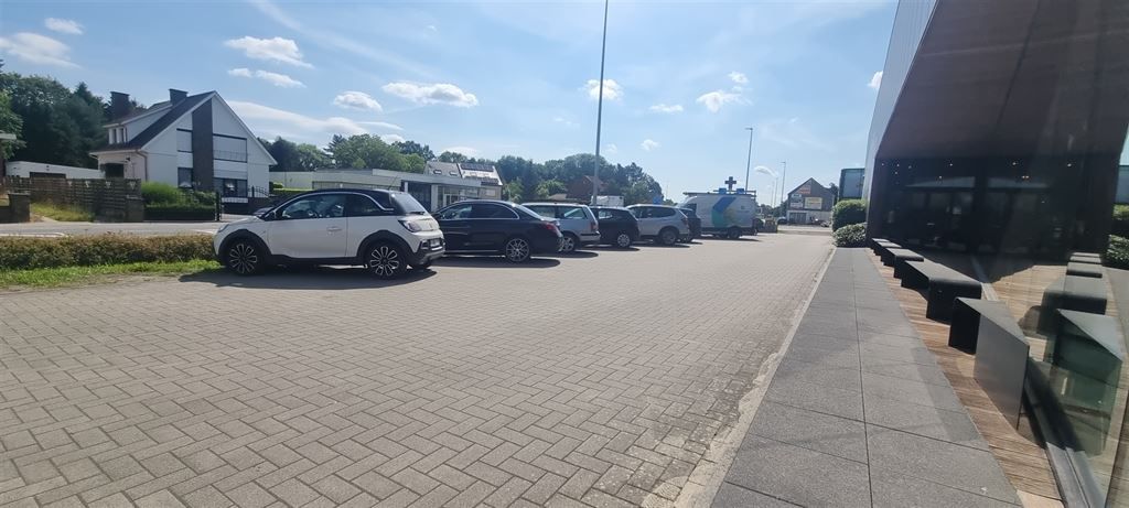 Uitstekend gelegen winkel (825 m²) - recent gebouw foto 12