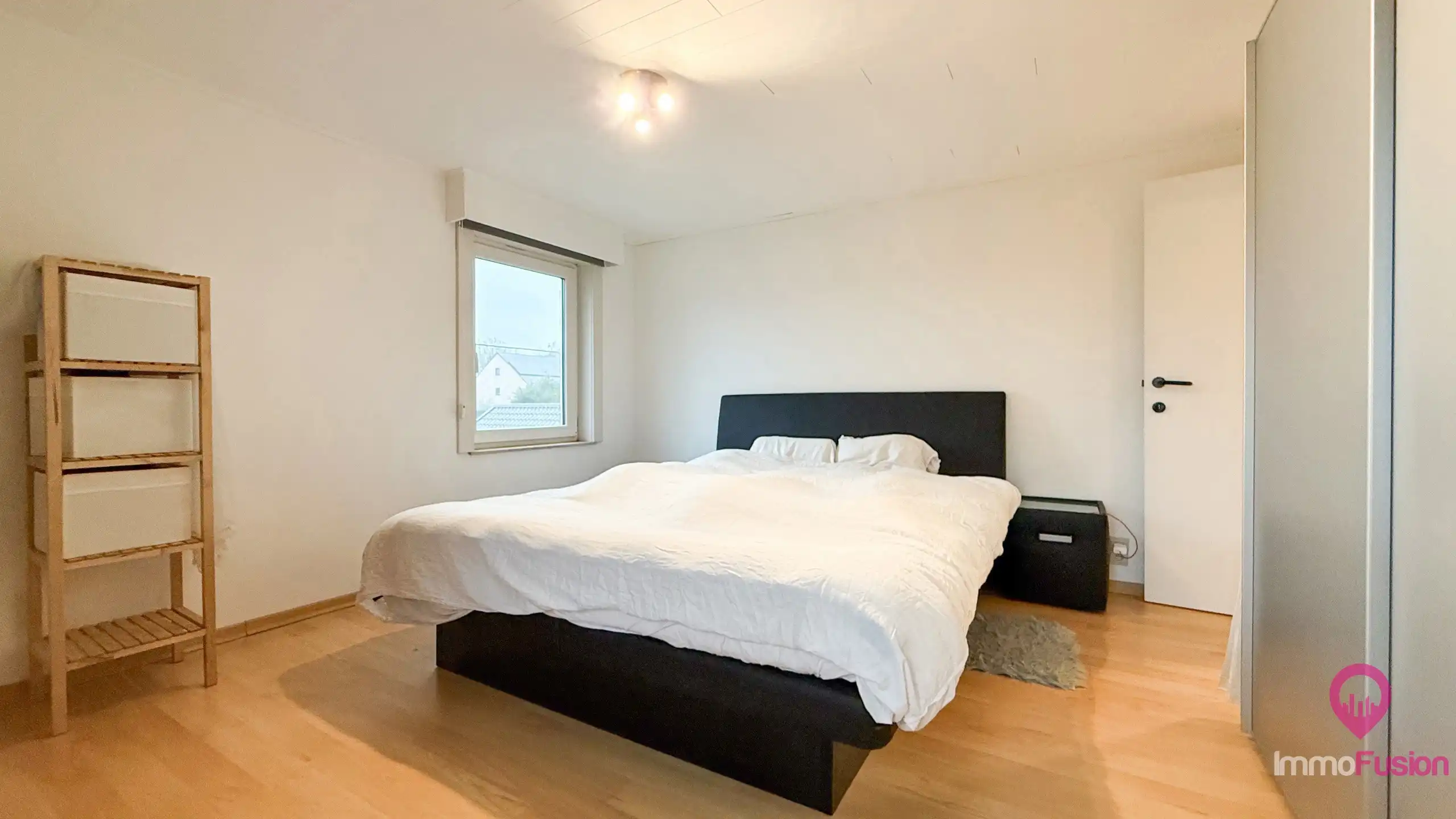 Ruime instapklare open bebouwing met 2 badkamers op 9a grond foto 29