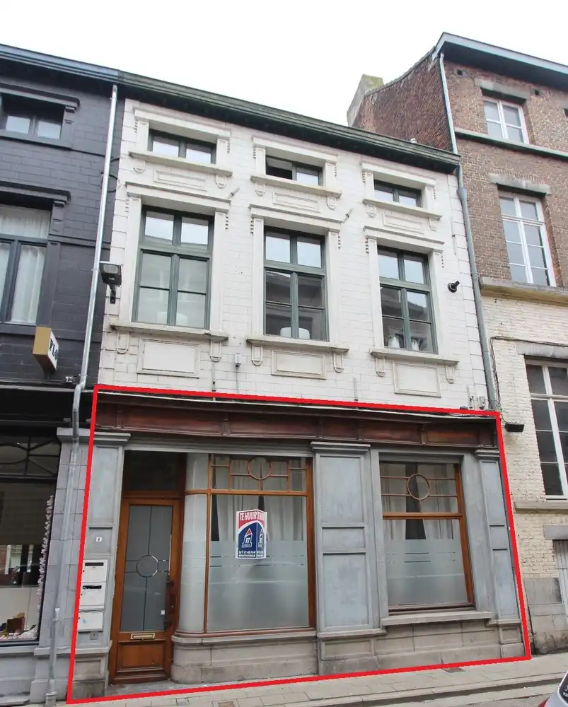 Gunstig gelegen gelijkvloers duplex appartement nabij de Grote Markt foto 2