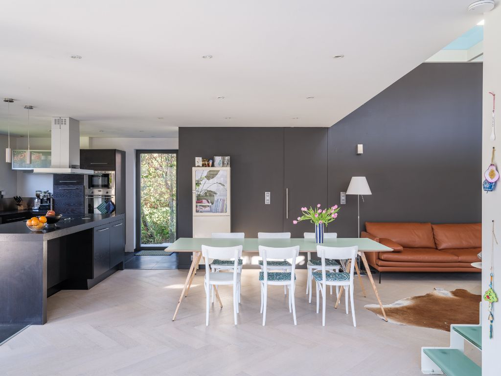 Ruime en energiezuinige woning (A-score) met de mogelijkheid tot combinatie woon/werk op een zeer gegeerde locatie te Sint-Martens-Latem. foto 8