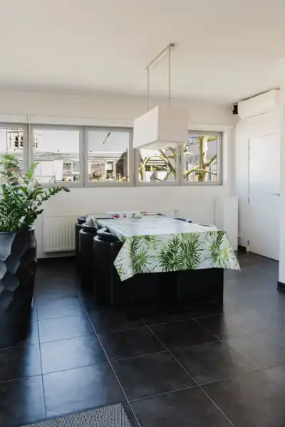 Ruime penthouse foto 16