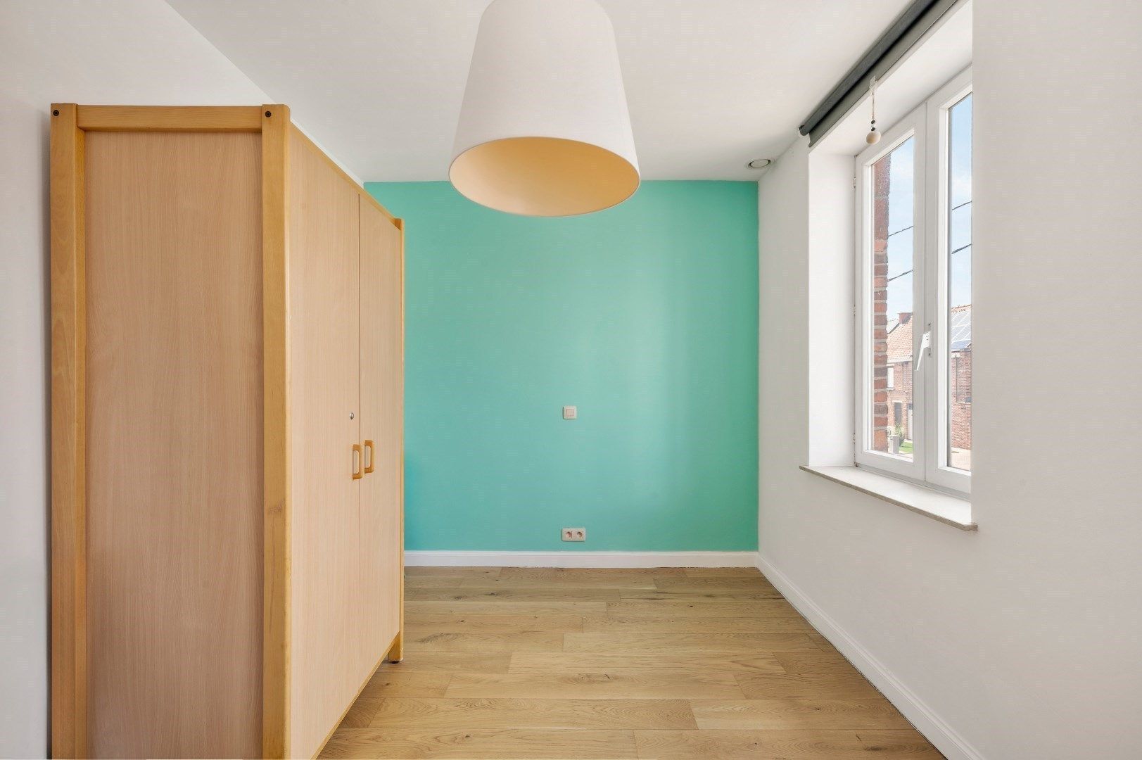 Kwalitatief gerenoveerde rijwoning met tuin, 3 slaapkamers en 2 badkamers op toplocatie in Menen foto 16