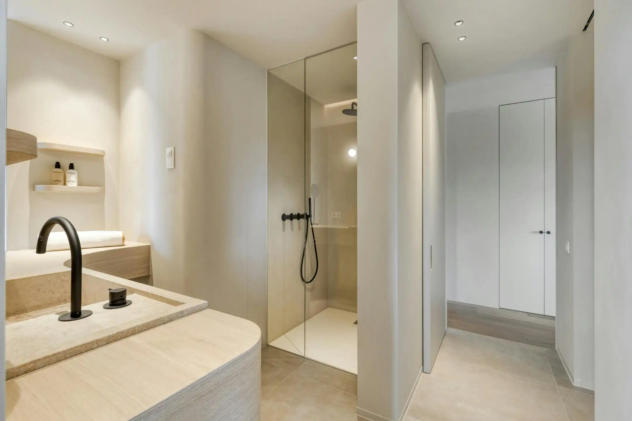 Gerenoveerd hoekappartement te koop in Knokke-Zoute foto 16