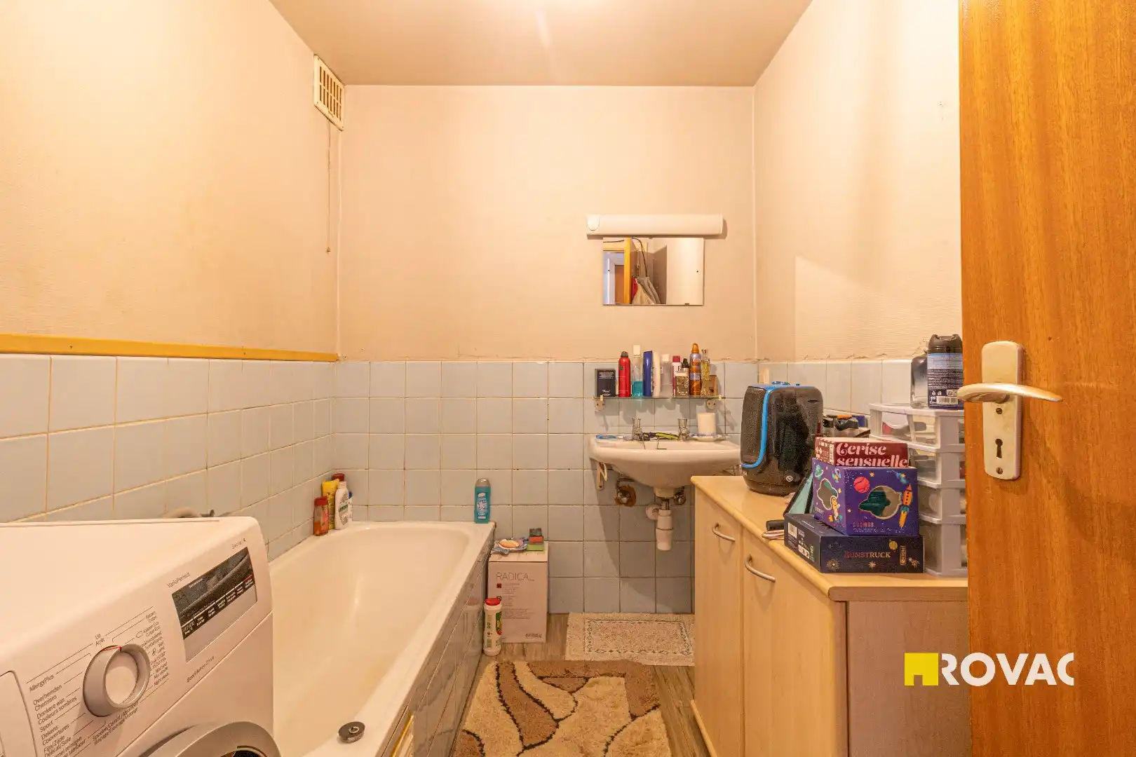 Centraal gelegen appartement met staanplaats en berging! foto 11