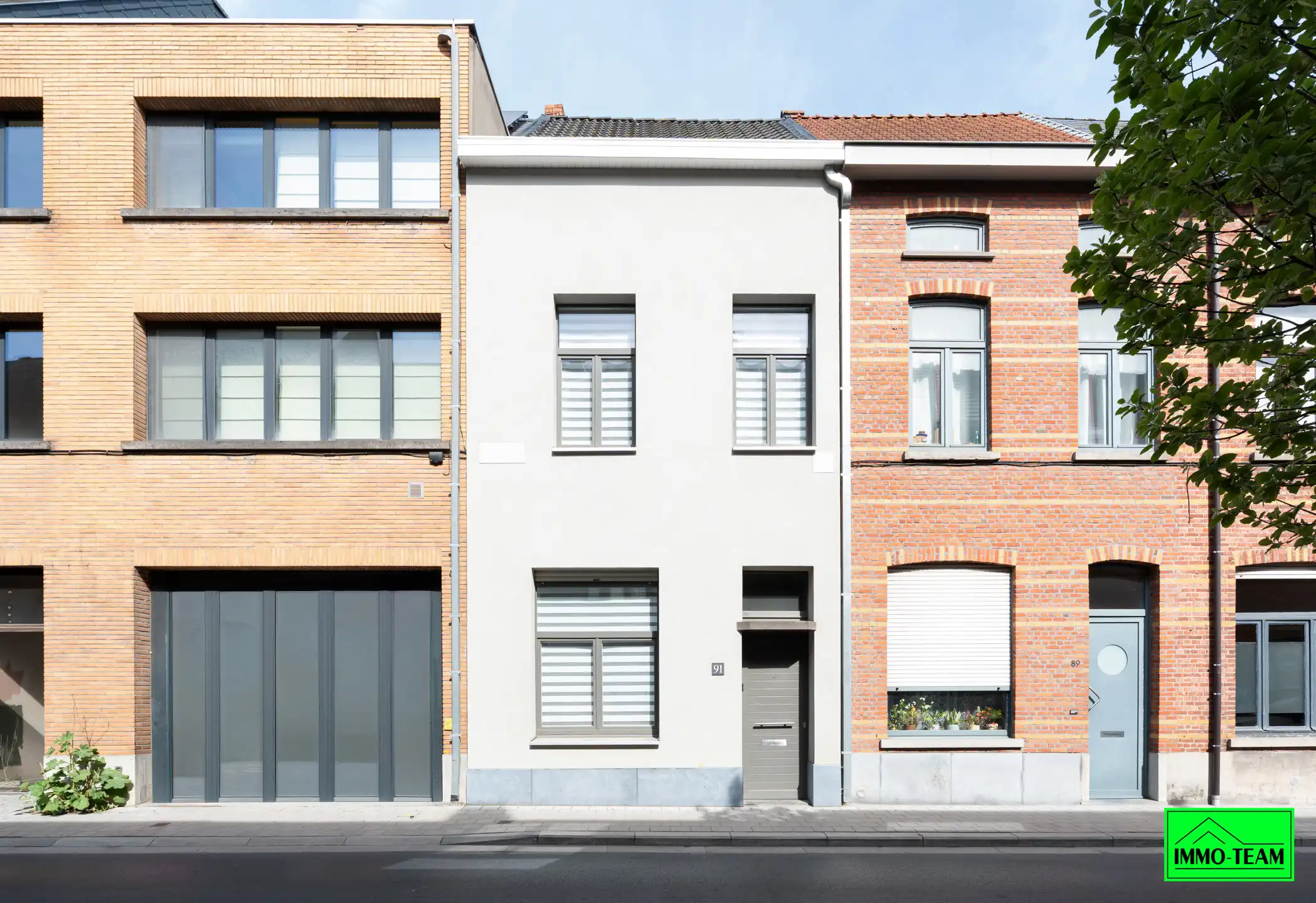 Instapklare gerenoveerde woning nabij het stadscentrum. foto {{pictureIndex}}