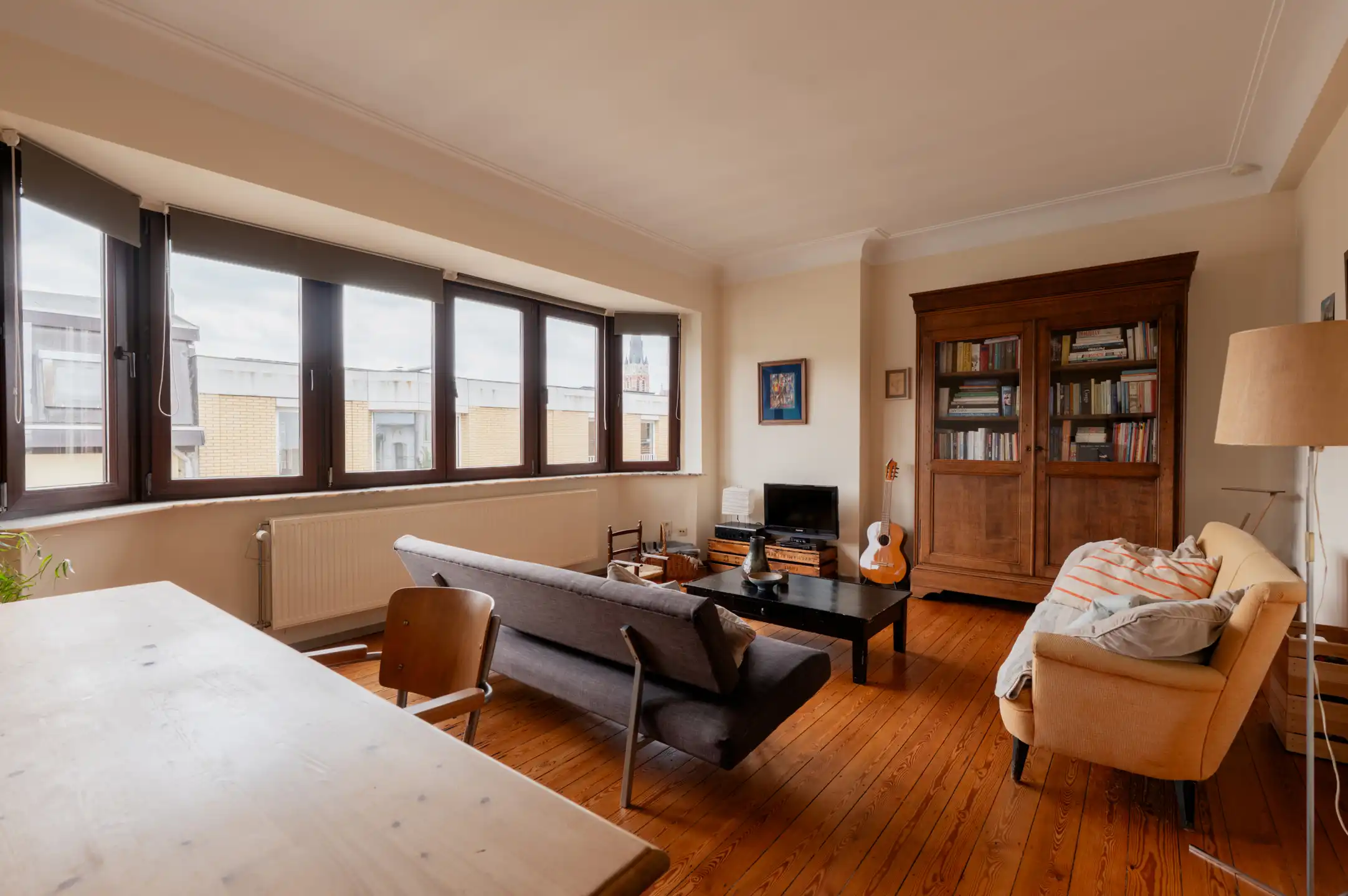 Charmant lichtrijk appartement met terras foto 12